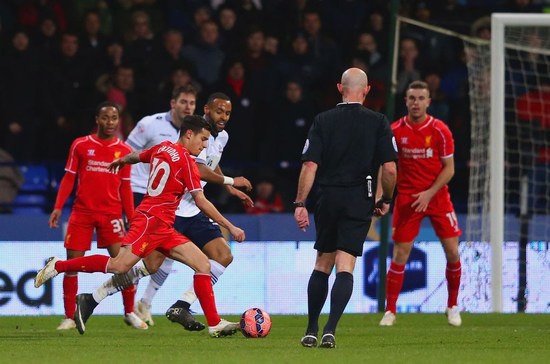 足坛一夜动态：曼城豪取19连胜，巴萨逆转马竞，纽卡热刺互相伤害